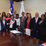 El MESCyT ofrece becas para la diáspora dominicana en España